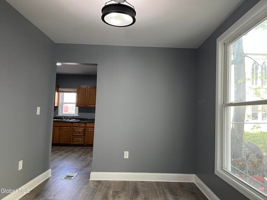683 State Street, photo 4