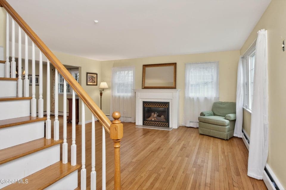 25 Alfred Drive, Colonie, NY, photo 3