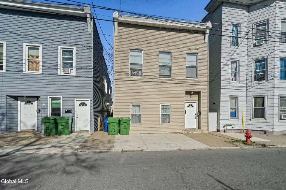 186 Main Street, photo 1