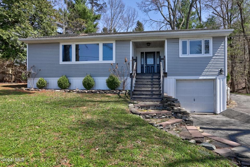 1142 Nys Rt 9P, photo 1