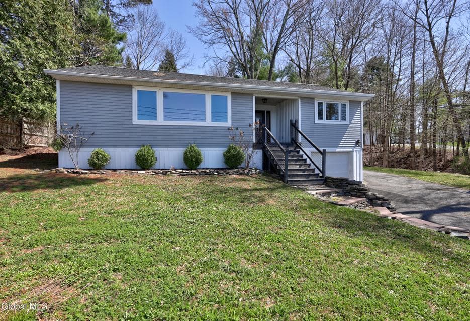 1142 Nys Rt 9P, photo 2