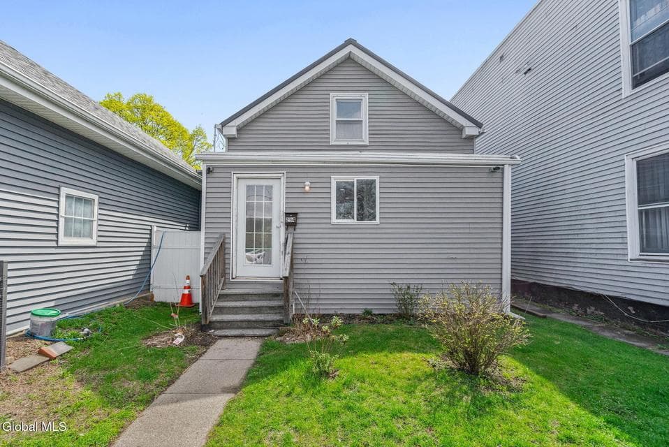 254 3rd Avenue, photo 1