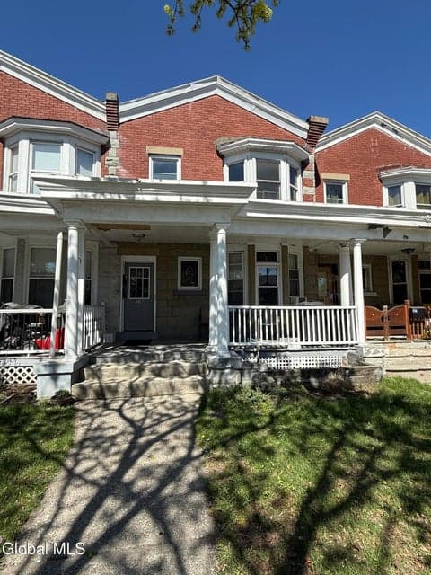 314 Manning Boulevard, photo 1