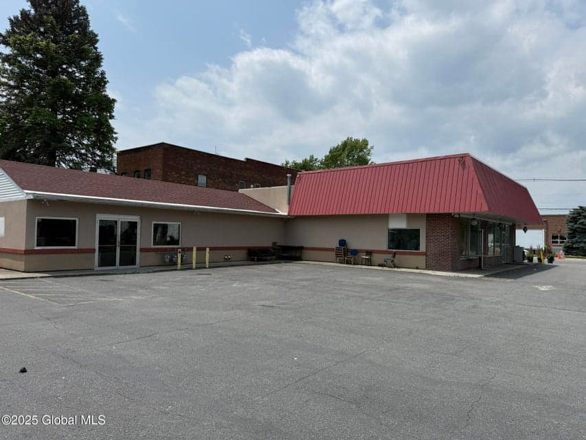 908 River Street, photo 2