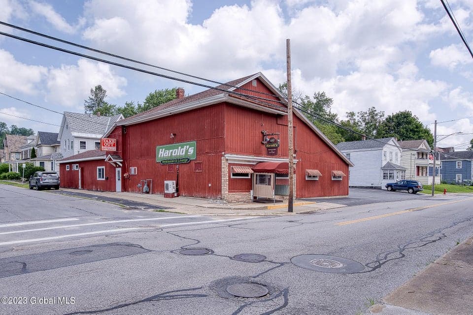 176 W Fulton Street, photo 1