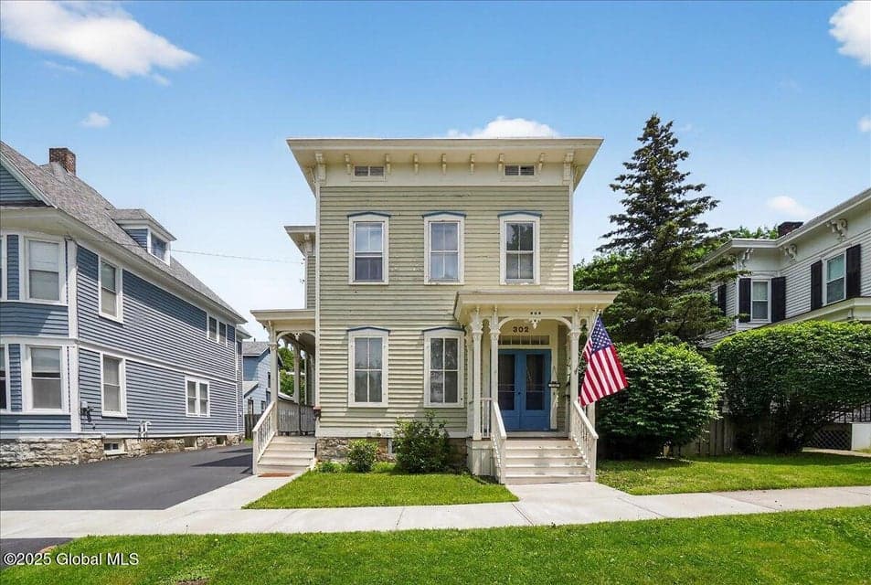 302 S William Street, photo 1