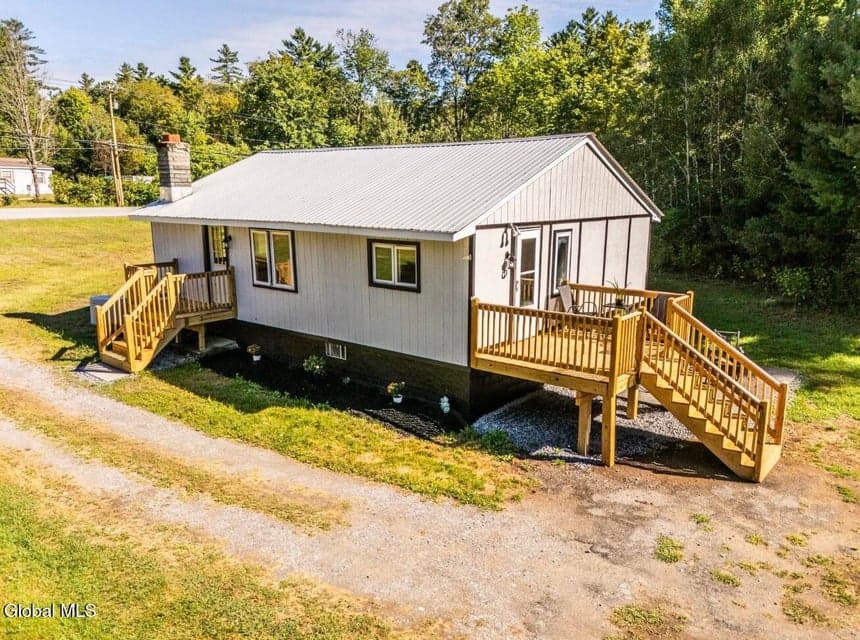 1728 N Shore Road, Hadley, NY