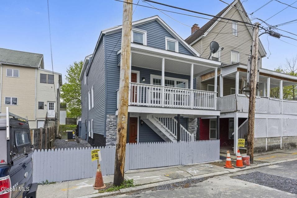 6 Mann Avenue, photo 3