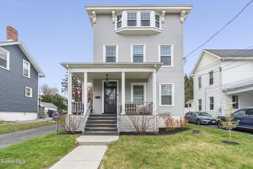 14 Locust Avenue, Troy, NY, photo 1
