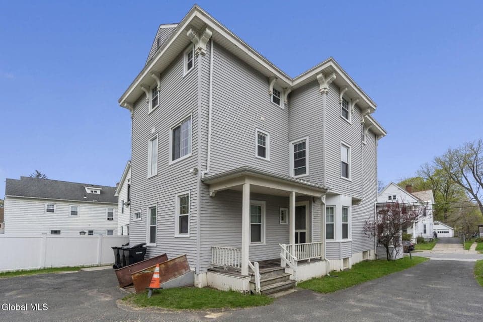 14 Locust Avenue, Troy, NY, photo 4