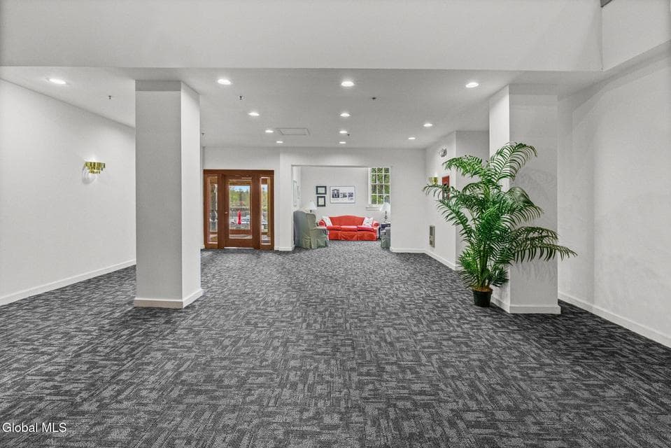 137 Front Street, photo 3