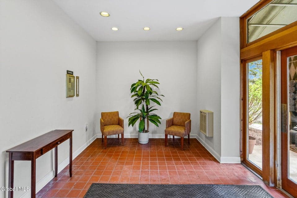 137 Front Street, photo 5