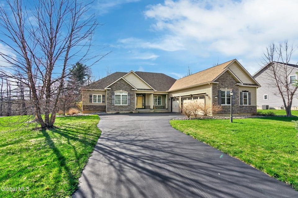 227 Landbridge Drive, photo 2