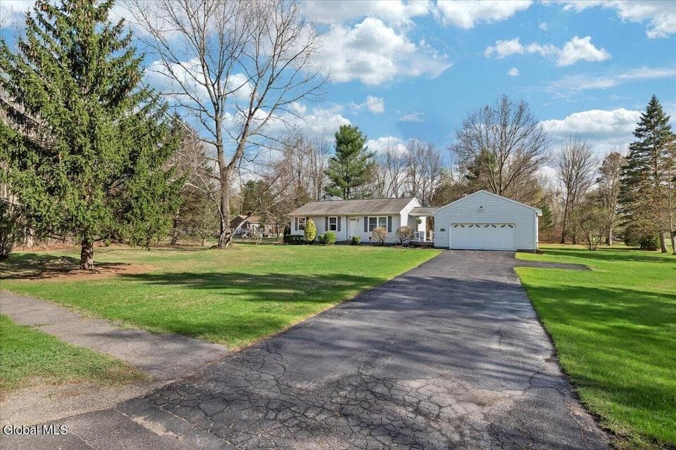181 Jones Road, Wilton, NY, photo 3