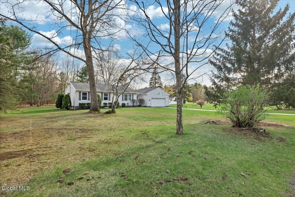 181 Jones Road, Wilton, NY, photo 4