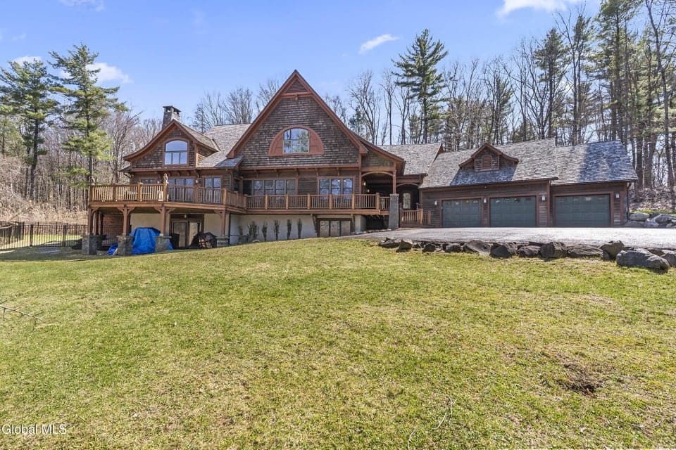 35 Shaker Bay Road, Colonie, NY 12110
