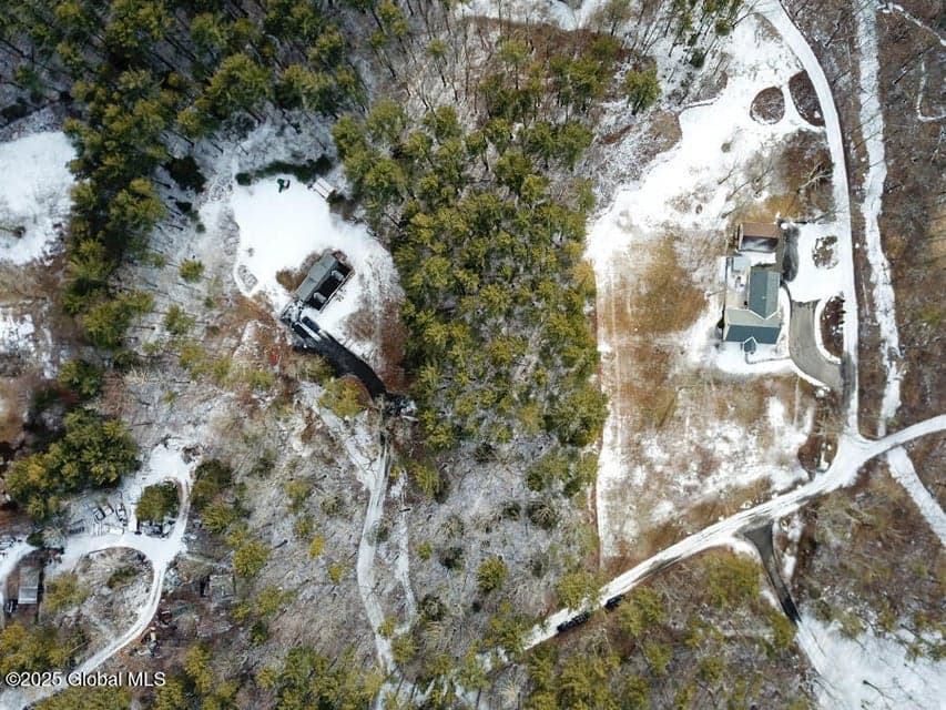 35 Denniston Drive, photo 4