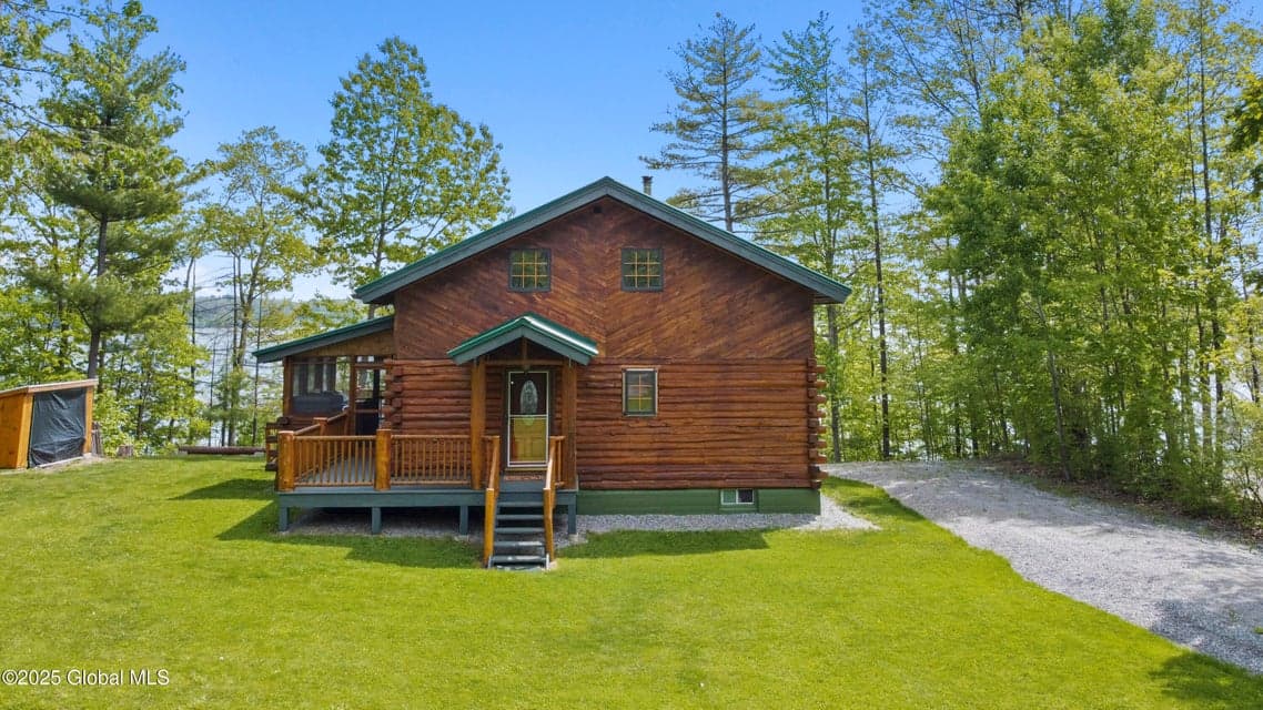89 Captains Cove, Crown Point, NY 12928