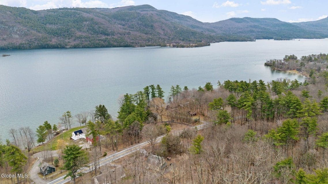 8121 Lakeshore Drive, photo 4