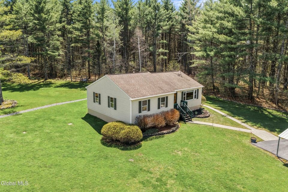 131 Toback Road, photo 2