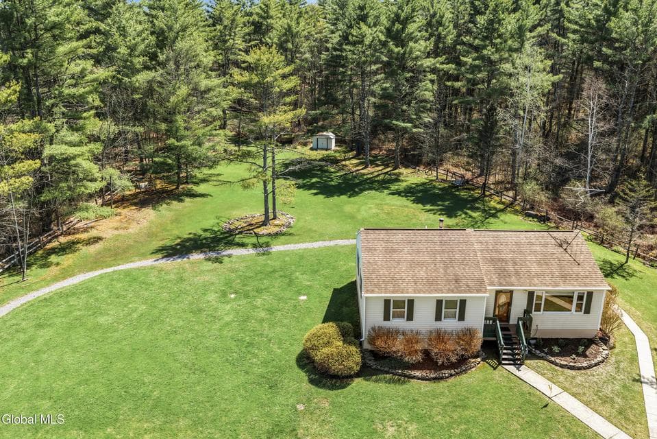 131 Toback Road, photo 3