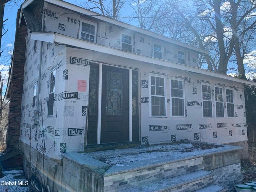 1432 Hudson Avenue, photo 3