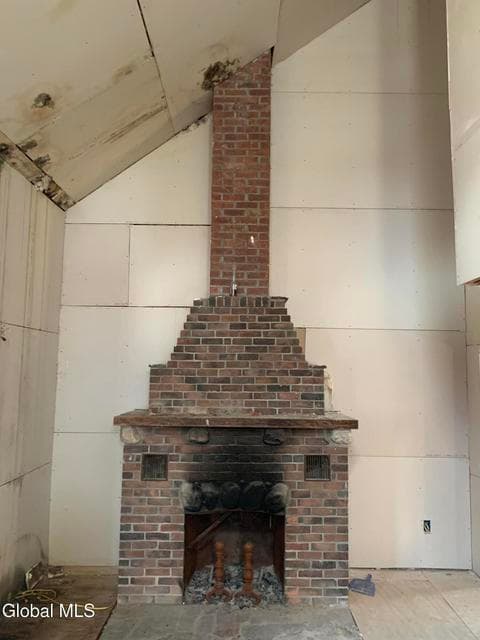 1432 Hudson Avenue, photo 5