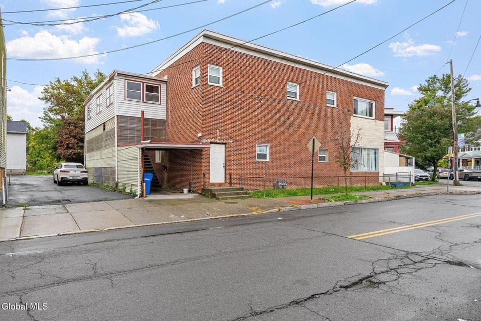 178A Delaware Avenue, photo 2