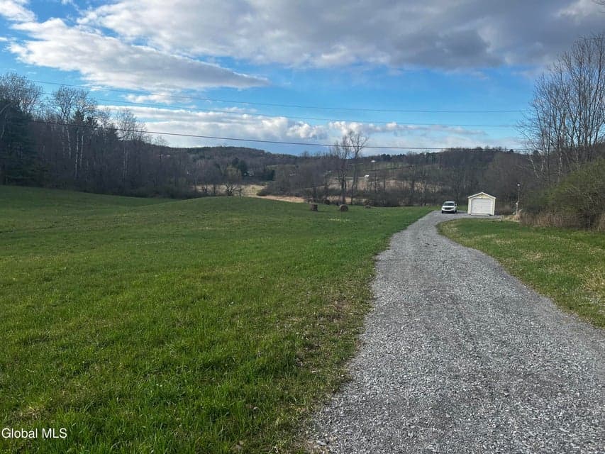 1015 Taylor Hill Road, photo 2