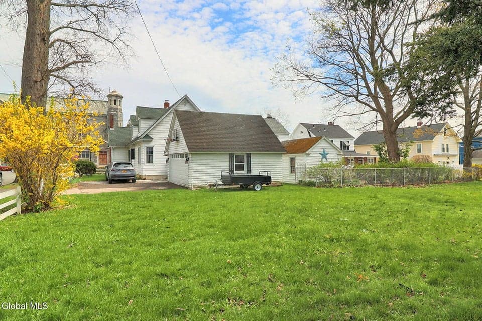 9 6th Street, photo 2