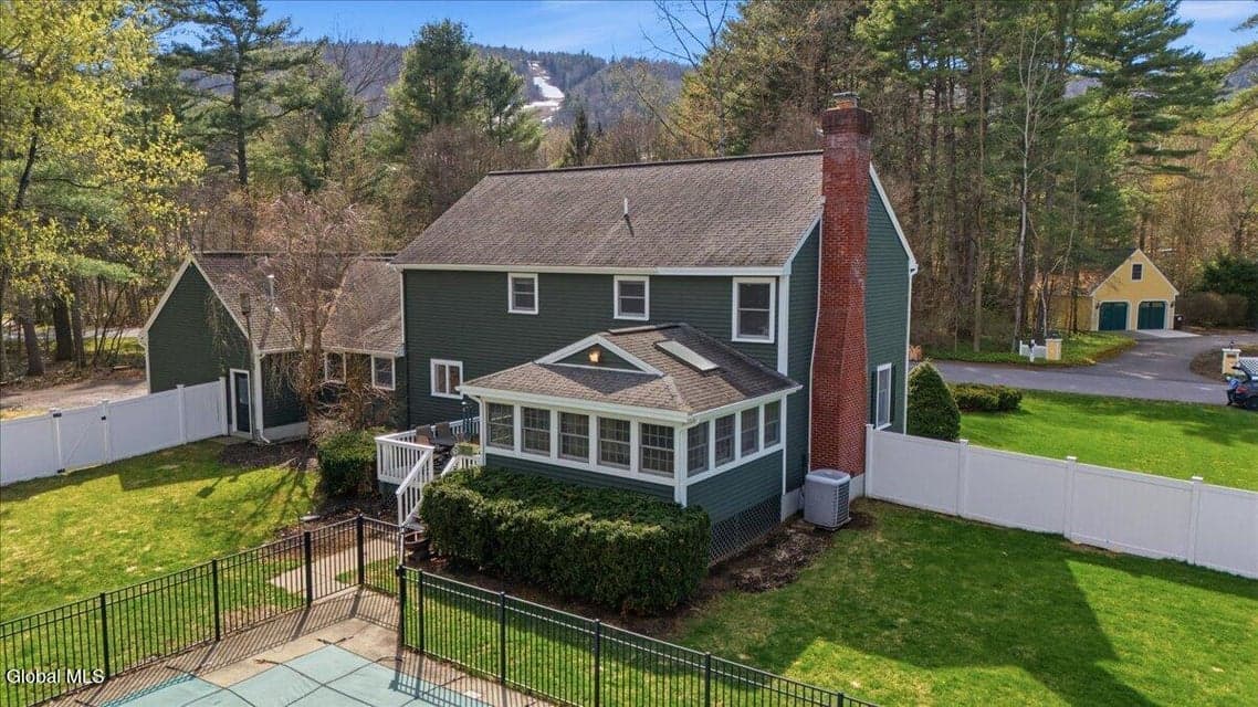22 Honey Hollow Road, photo 3