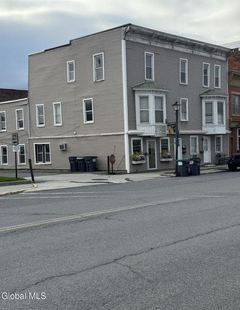 25-27 Main, photo 2