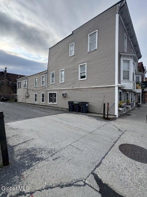 25-27 Main, photo 3