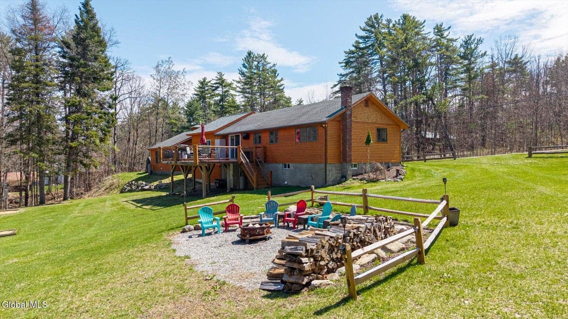 9549 Graphite Mountain Road, photo 2