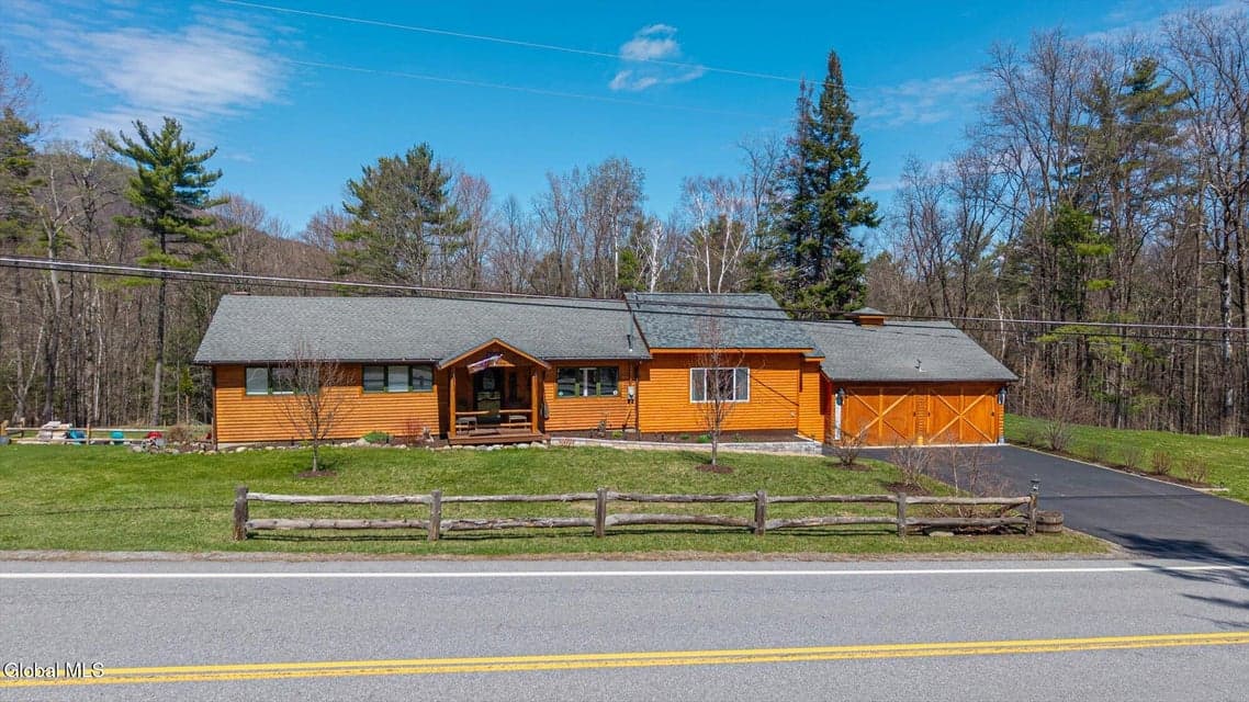 9549 Graphite Mountain Road, photo 1