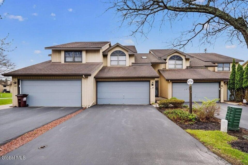 24 Harvard Road, Colonie, NY 12189, photo 1