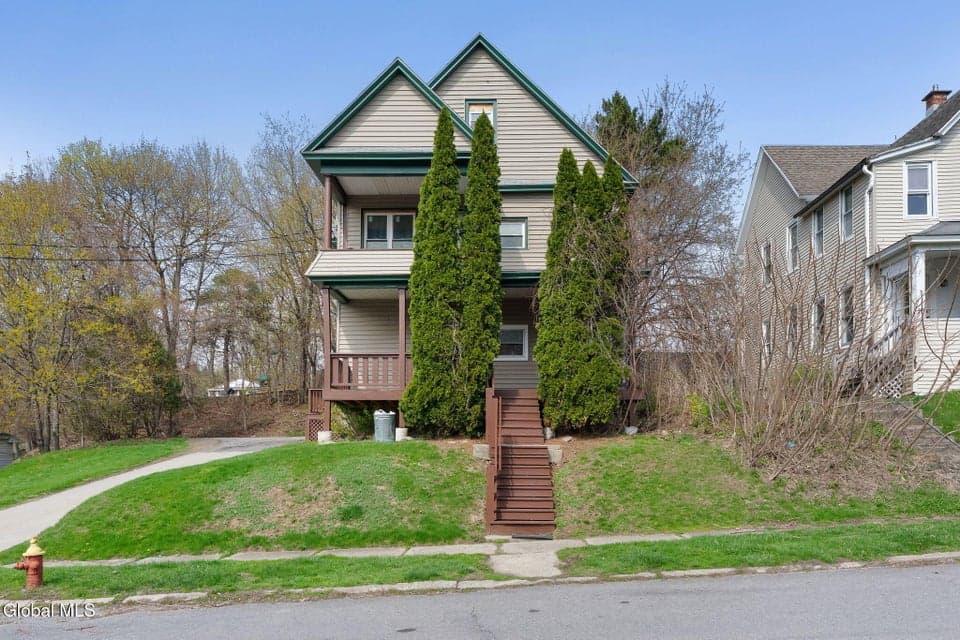 8 McCleary Avenue, photo 2