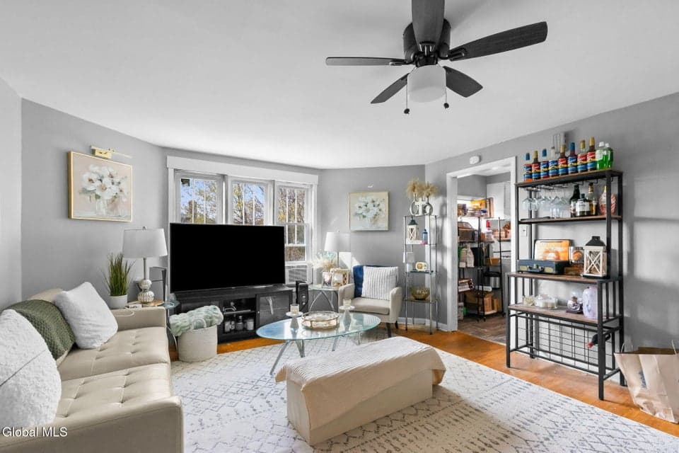 8 McCleary Avenue, photo 4