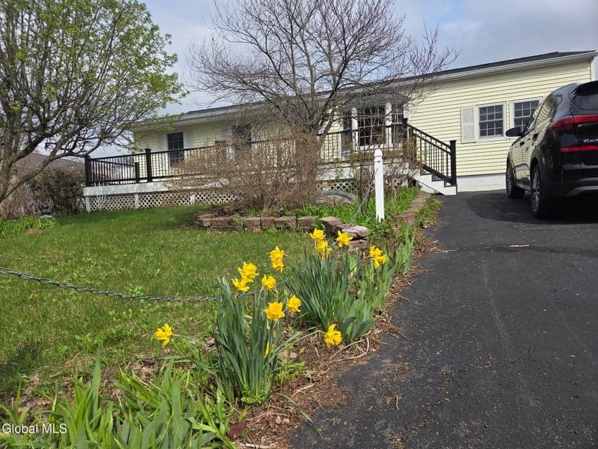 31 Amelia Drive, Colonie, NY, photo 1