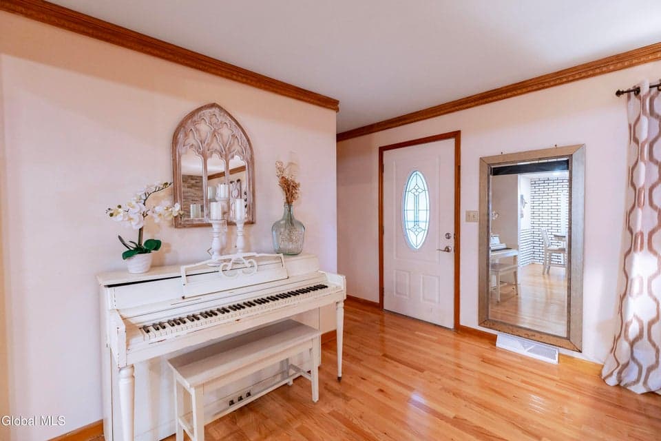 1686 JULIANNE Drive, Schodack, NY, photo 5