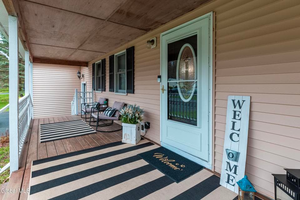 1686 JULIANNE Drive, Schodack, NY, photo 3