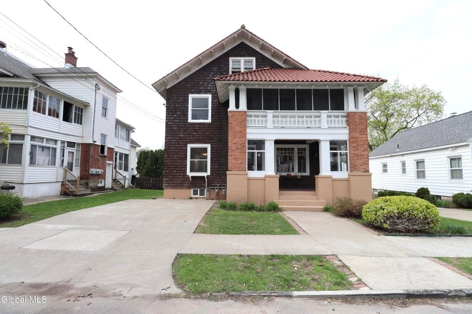 28 Stewart Street, Amsterdam, NY, photo 1