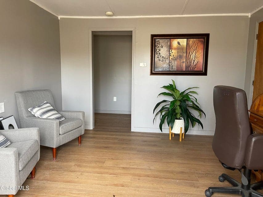 51 Library Avenue, photo 3