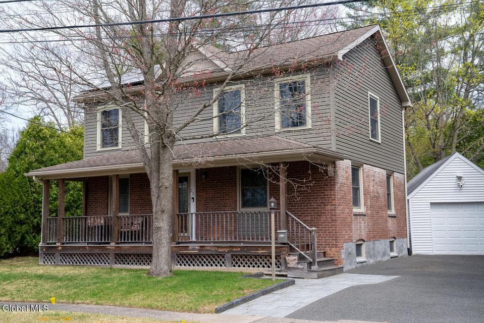22 Brent Street, Colonie, NY, photo 4