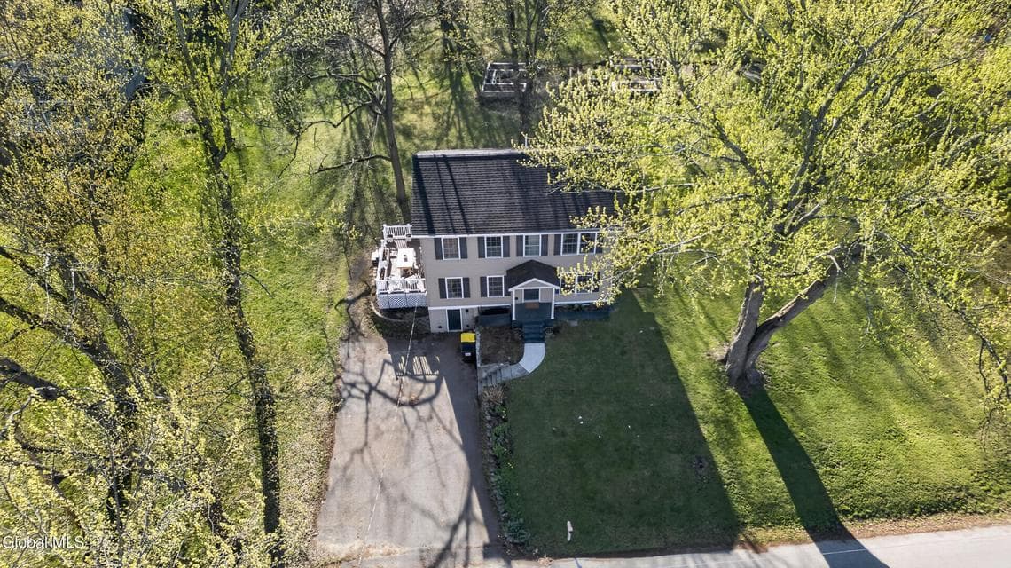 84 Lord Avenue, photo 5