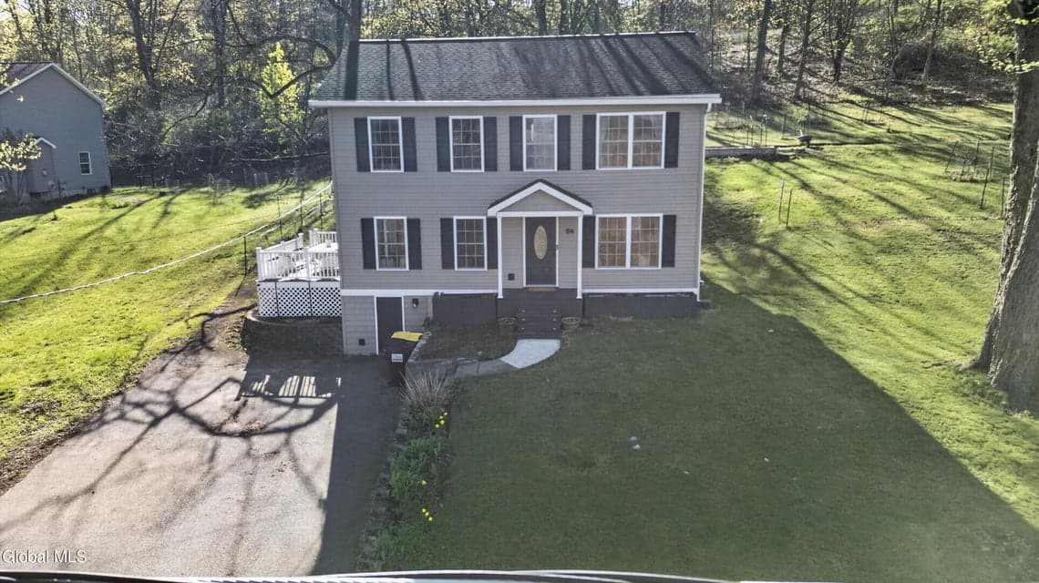 84 Lord Avenue, photo 3