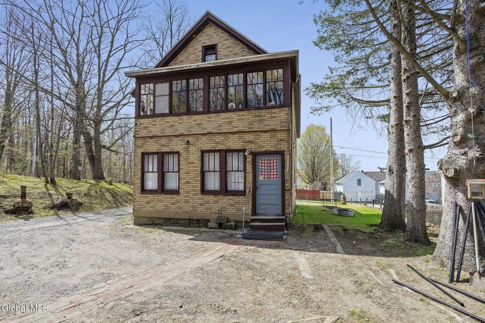 109 S Judson Street, photo 3