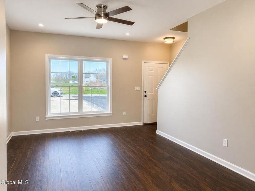 65 Broadway Extension, photo 5