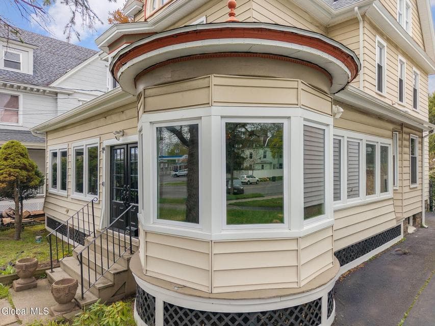 477 Western Avenue, photo 5
