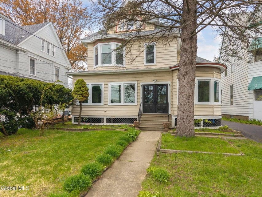 477 Western Avenue, photo 3